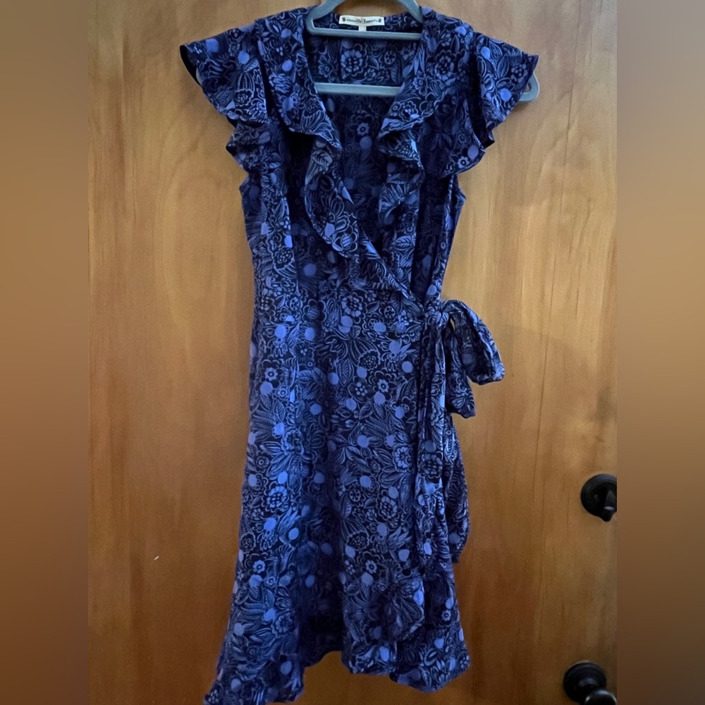Nanette Lepore Floral Blue Wrap Dress. Size 0. 100% silk.